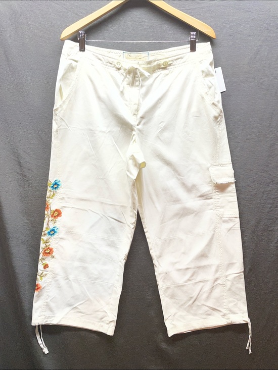 J. Jill Pants - J. Jill Cream Cropped Cargo Capris wide leg with Floral Embroidery